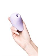 Сиреневый вакуум-волновой стимулятор клитора Satisfyer Pearl Diver