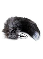 Серебристая анальная пробка Black & White Fox Tail Size M с темным лисьим хвостом