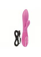 Розовый вибратор с клиторальным отростком Body & Soul Tryst
