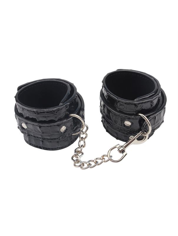 Черные оковы на карабине Surrender Ankle Restraints