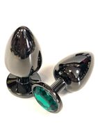 Черная металлическая анальная пробка с зеленым стразом (6,5 см)