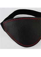 Черная маска с декоративной строчкой на резинке