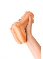 Фигурный мастурбатор в форме девушки с сжатыми ножками