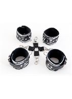 Серебристый кружевной бондажный комплект