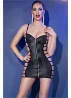 Соблазнительное платье со змеиным принтом