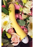 Желтый вибратор Calla классической формы (22 см)