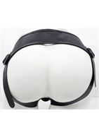 Реалистичный фаллоимитатор на трусиках с плугом (18,5 см)