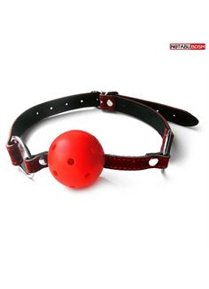 Красно-черный пластиковый кляп-шарик с отверстиями Ball Gag