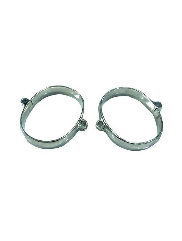 Большие овальные оковы на навесном замке