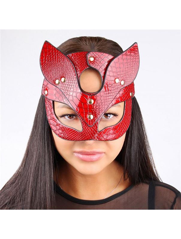 Красная игровая маска с ушками