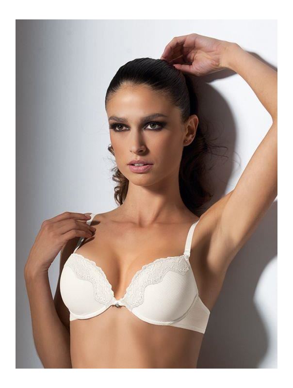 Бюстгальтер пуш-ап с кружевом на чашках