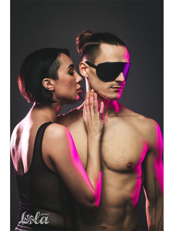 Черная маска Shy