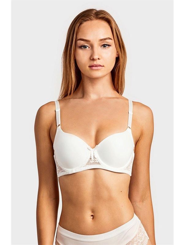 Бюстгальтер с формованными чашками на поролоне