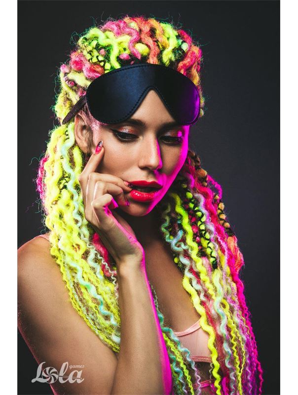 Черная маска Shy