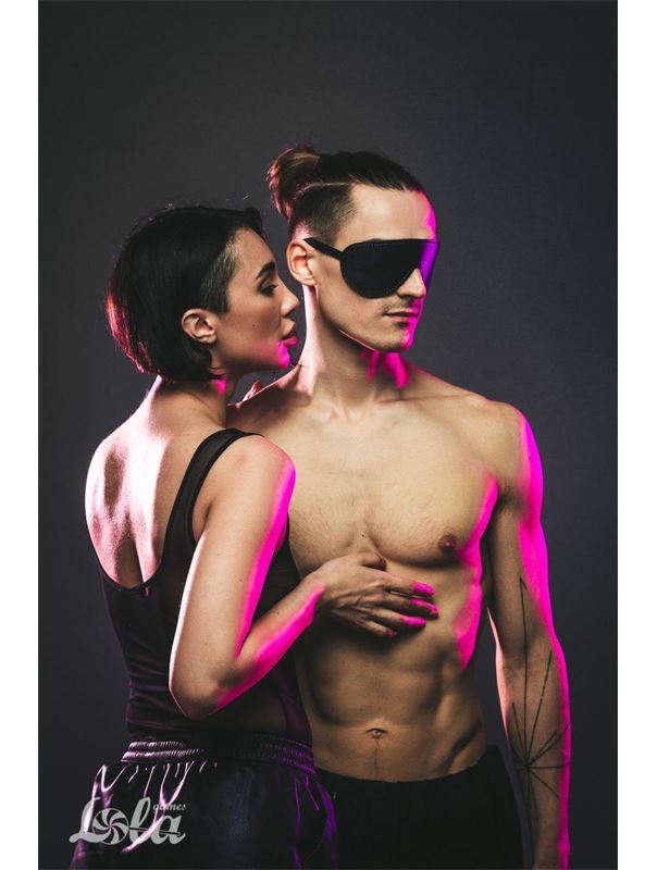 Черная маска Shy