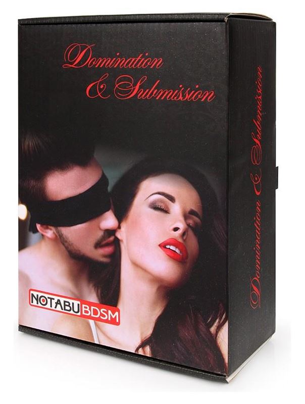 Черная маска с удлиненными ушками и заклепками