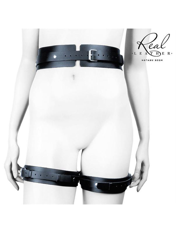 Черный кожаный пояс с гартерами