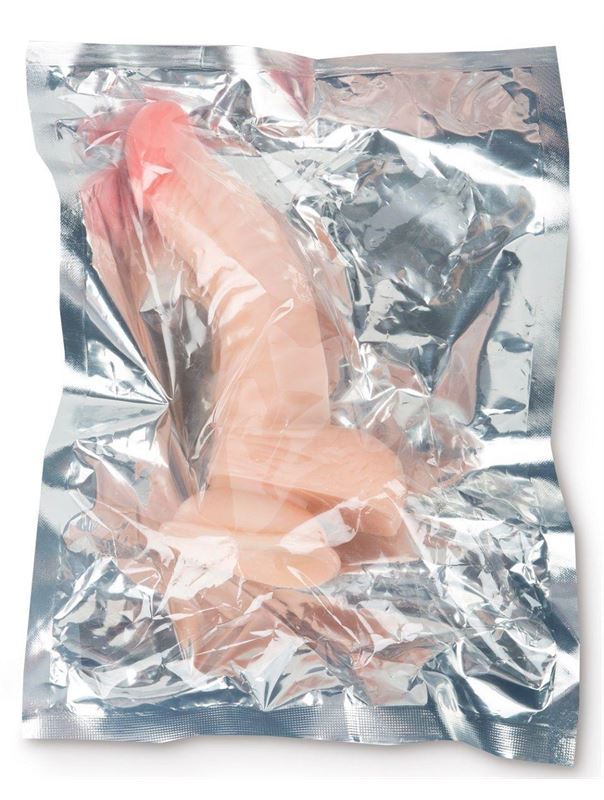 Телесный фаллоимитатор с присоской в основании (20 см)