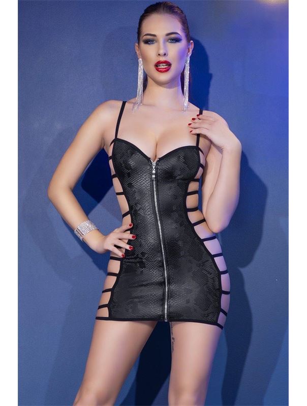 Соблазнительное платье со змеиным принтом