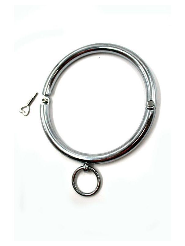Металлический ошейник с кольцом для фиксации
