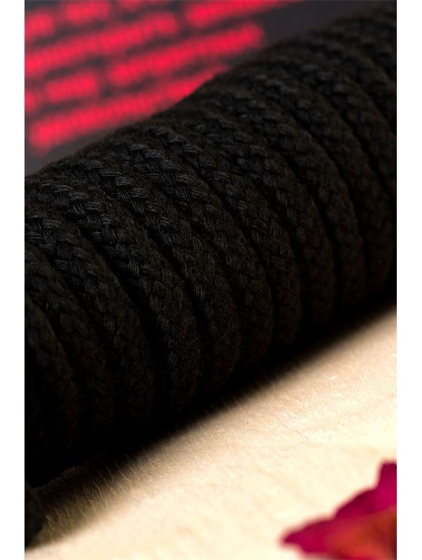 Черная текстильная веревка для бондажа - 1 м.