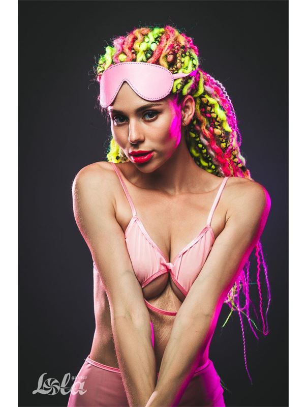 Розовая маска Shy